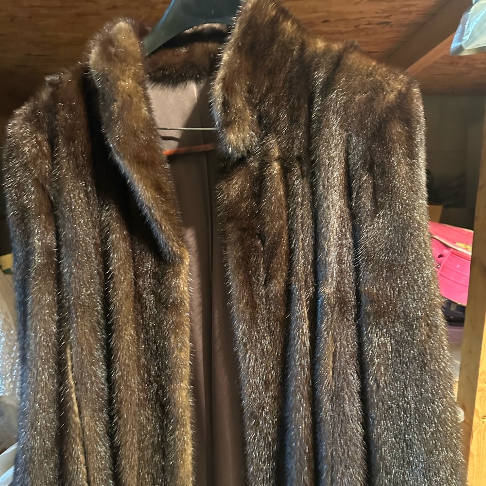 Luxurious Brown Fur Coat. Mink Stored Ever Year. Custom Made Full Length View 5